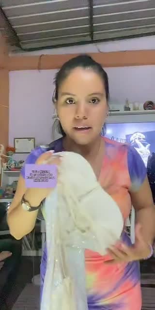 TikTok live: Venta de garage con las 3B 🌸 by @aremijl