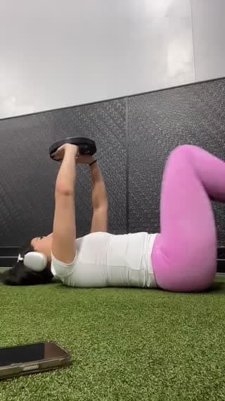 TikTok live: Gym by @ikarenrivas