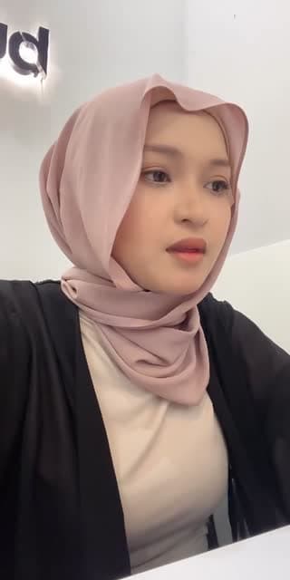 TikTok live: bah by @h0tcoffee3