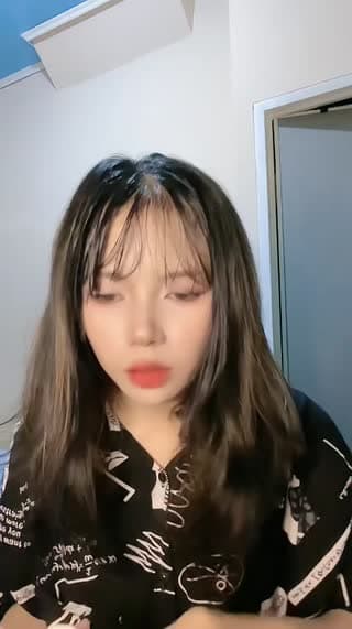 TikTok live: Huzzan by @raeinaera