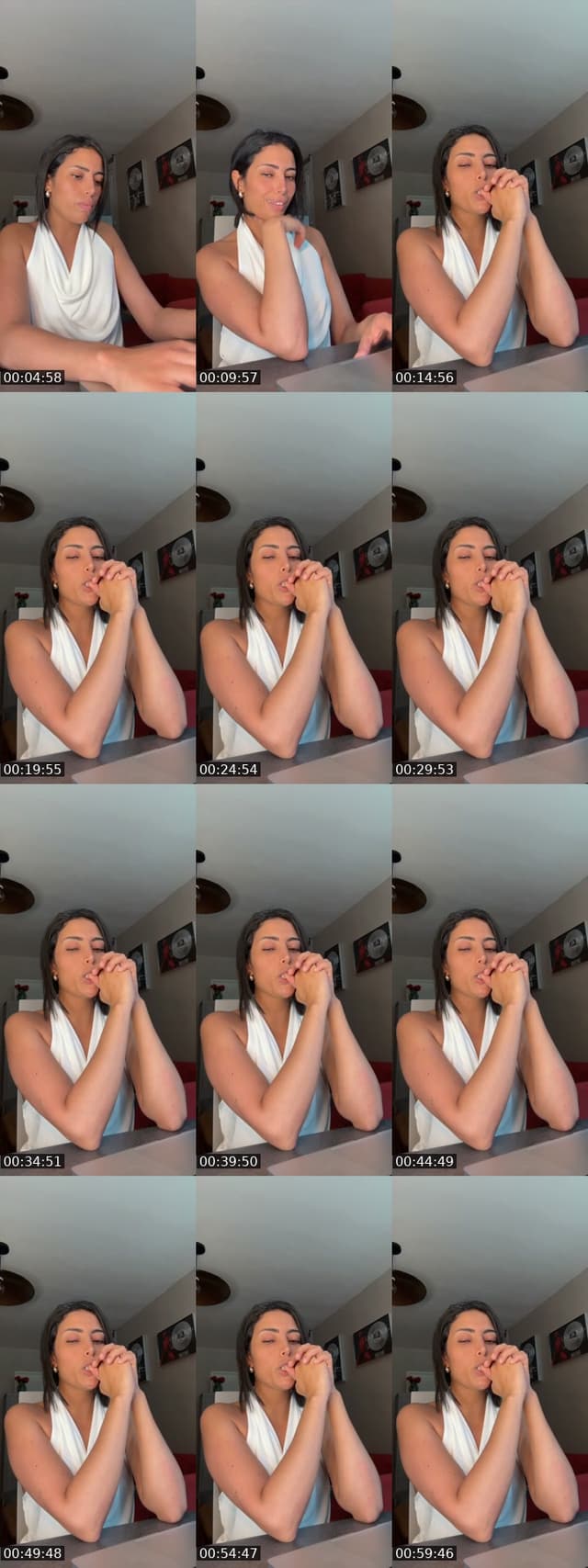TikTok live: 🤍✨ by @moonaxoso