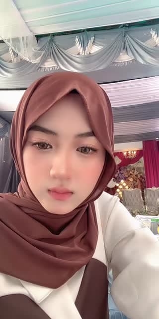TikTok live: tmnin undangan by @uwwpnana