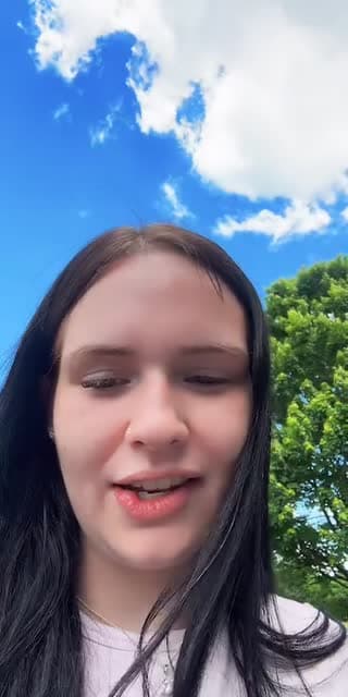 TikTok live: chill with usss by @leahhfaithhh