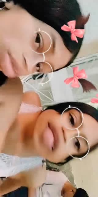 TikTok live: 𝒉𝒐𝒍𝒂𝒂 by @aylesf2