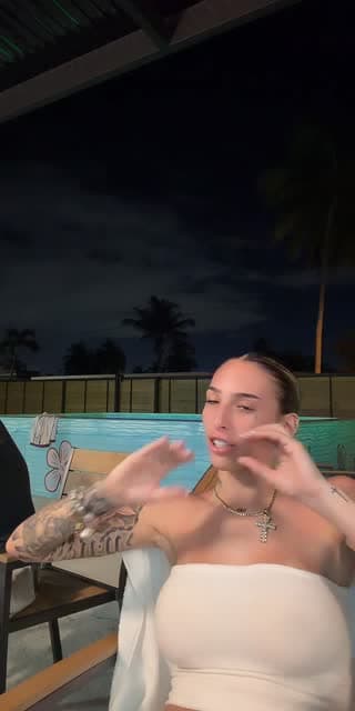 TikTok live: PR 🇵🇷 by @sunnychristinaaa