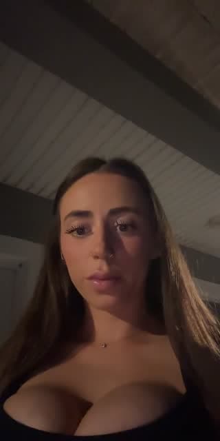 TikTok live: grwm come talk to me by @meganpetrulak