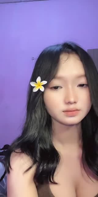 TikTok live: haihaii by @_cc787