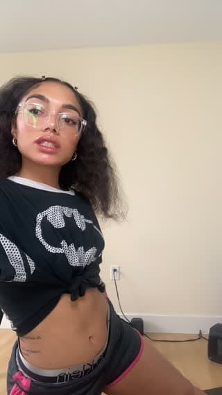 @alilvalentina TikTok live stream