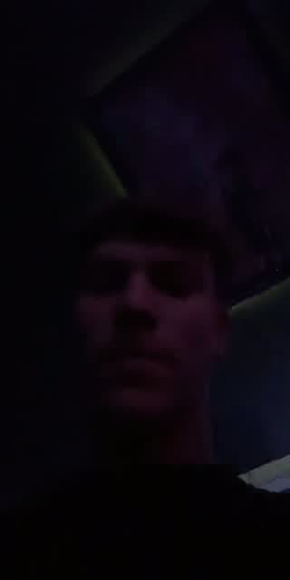 TikTok live: Go go 🦁 by @.vineco09