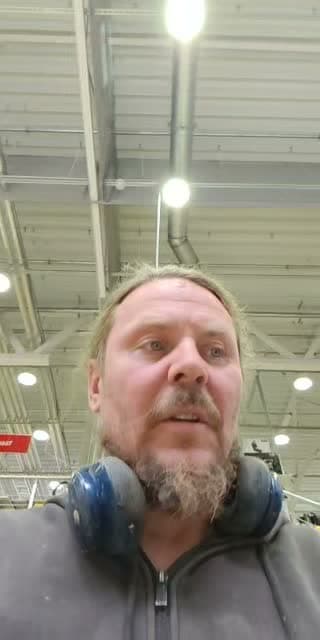 @andressarapuuga TikTok live stream