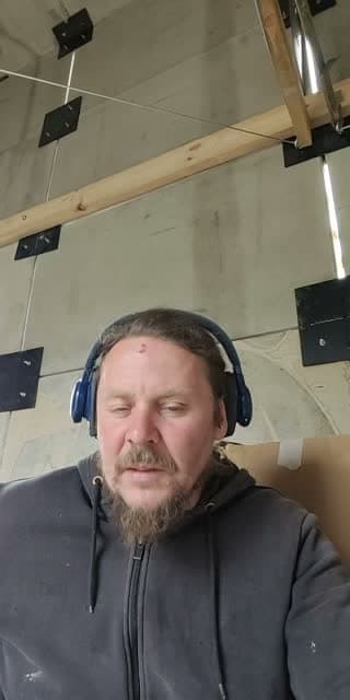 @andressarapuuga TikTok live stream