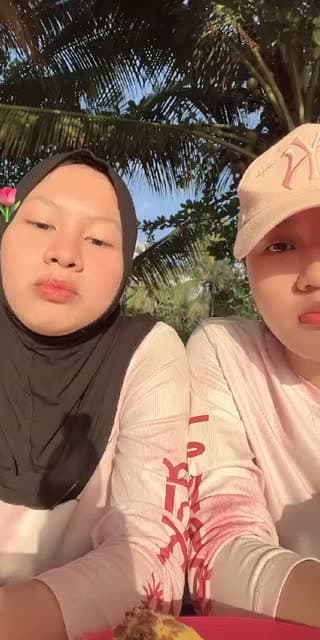 @orelll16 TikTok live stream