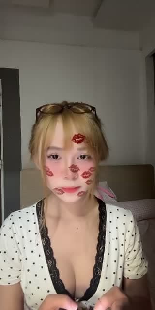 @bzang0402 TikTok live