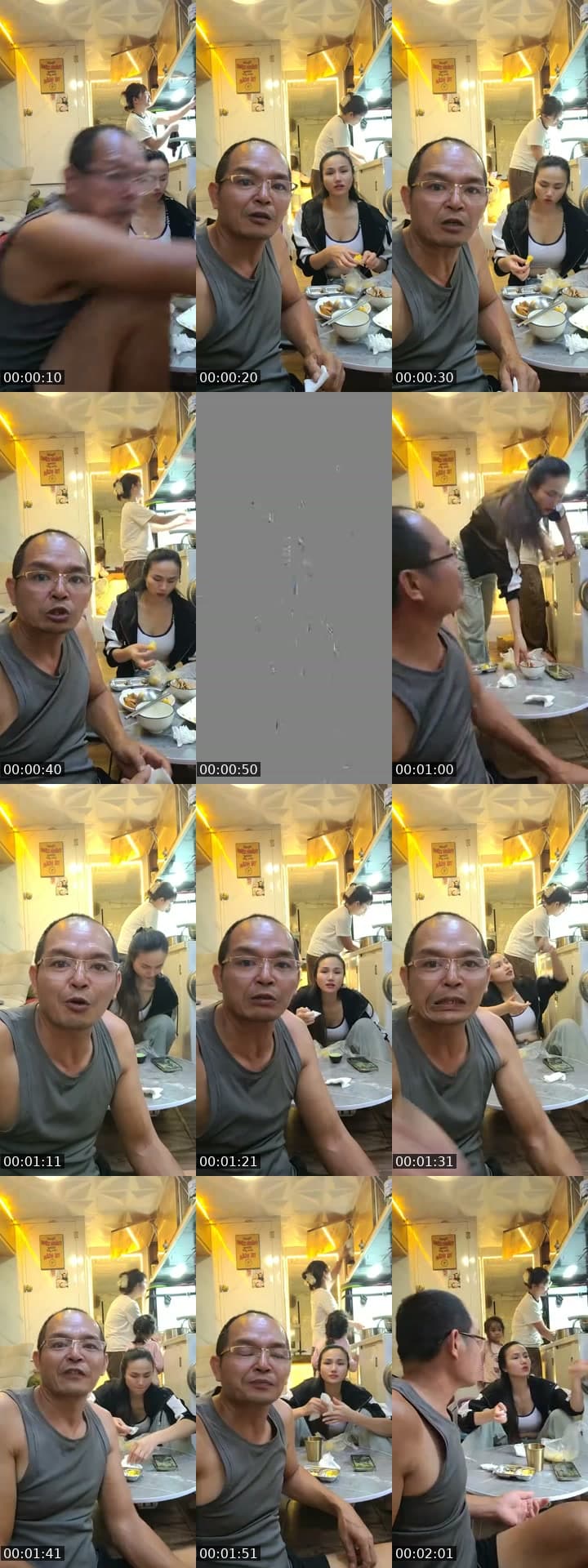 Vợ Chồng Sống Trên Xe