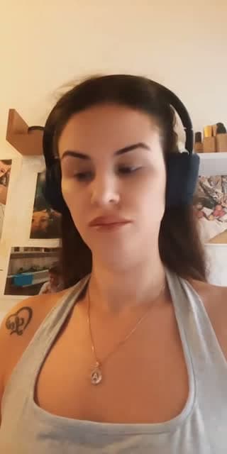 @elisa.caushi TikTok live stream