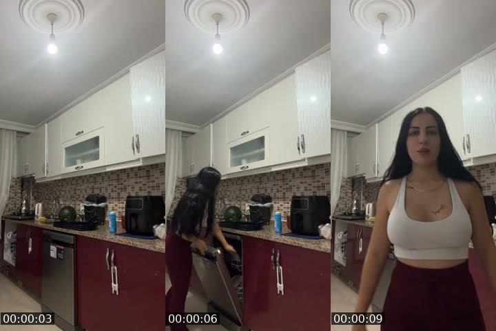 @lale.ay02 TikTok live stream