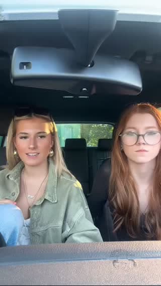 @emilia.otw TikTok live