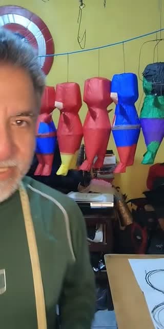TikTok live: hagamos piñatas by @victorasy