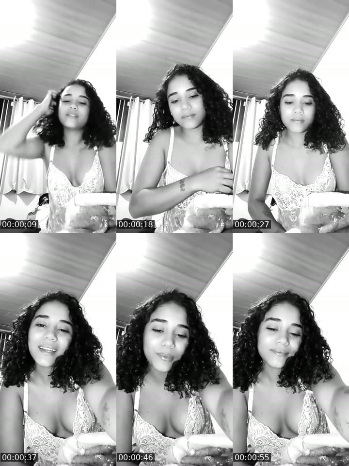 @_julianasanttos TikTok live stream