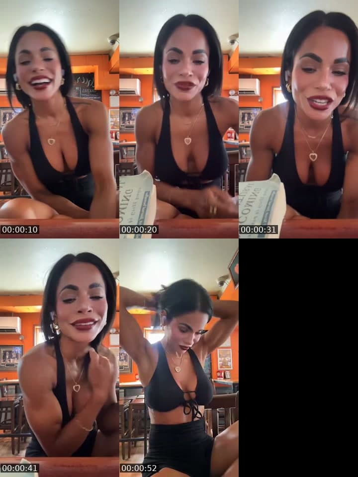 @jessicastraface25 TikTok live stream