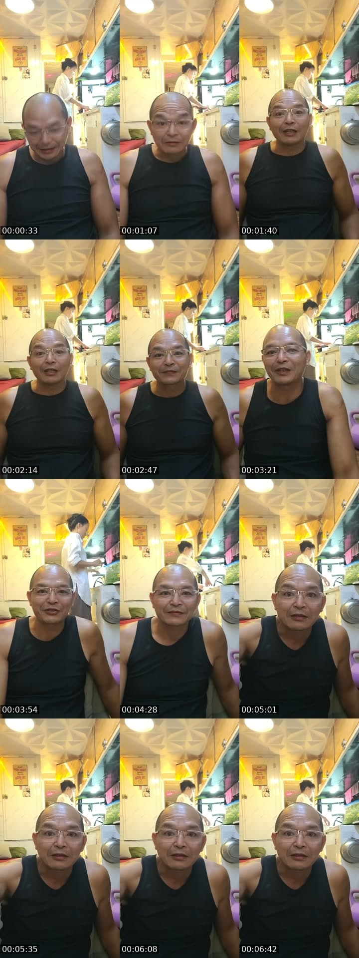 Vợ Chồng Sống Trên Xe