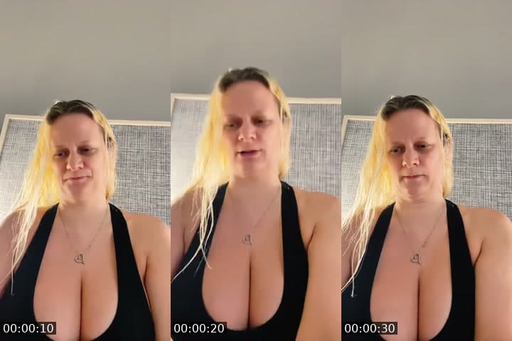 @anyadick25 TikTok live stream